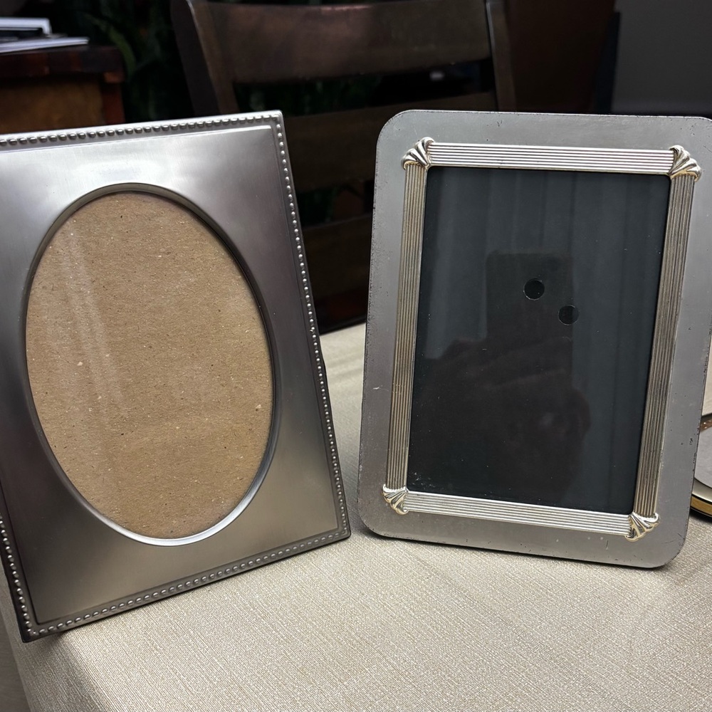 Vintage Elegant Silver and Gray Photo Frame Set
